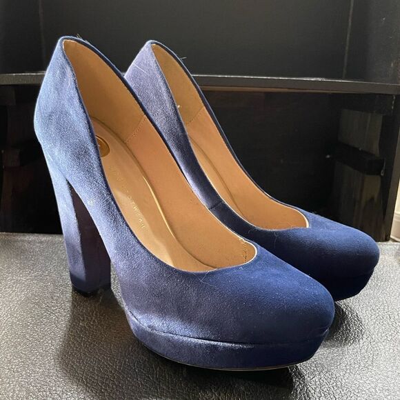 LOB footwear blue heel like new suede look - Picture 1 of 12